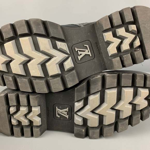 LOUIS VUITTON Black Patches Leather Metropolis Ranger Boots - Picture 8 of 9